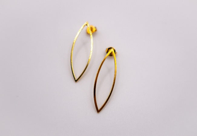 Golden Leaf Elegance Earrings-2