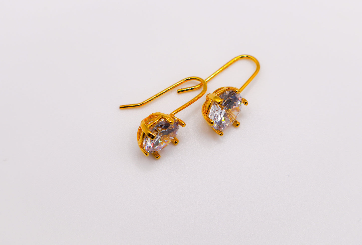 Elegant Golden Sparkle Drops-4