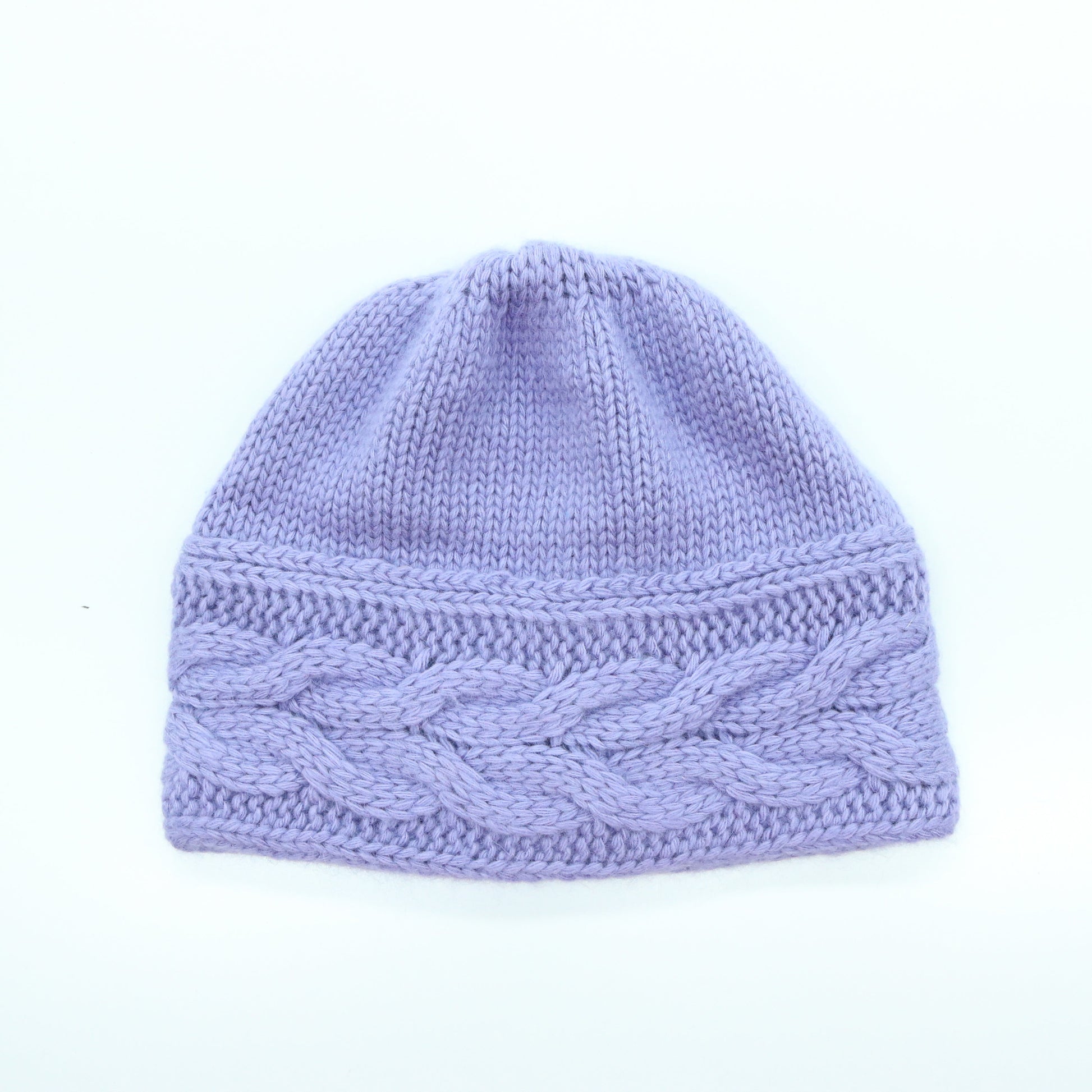 BEANIE IN CABLES DESIGN-4