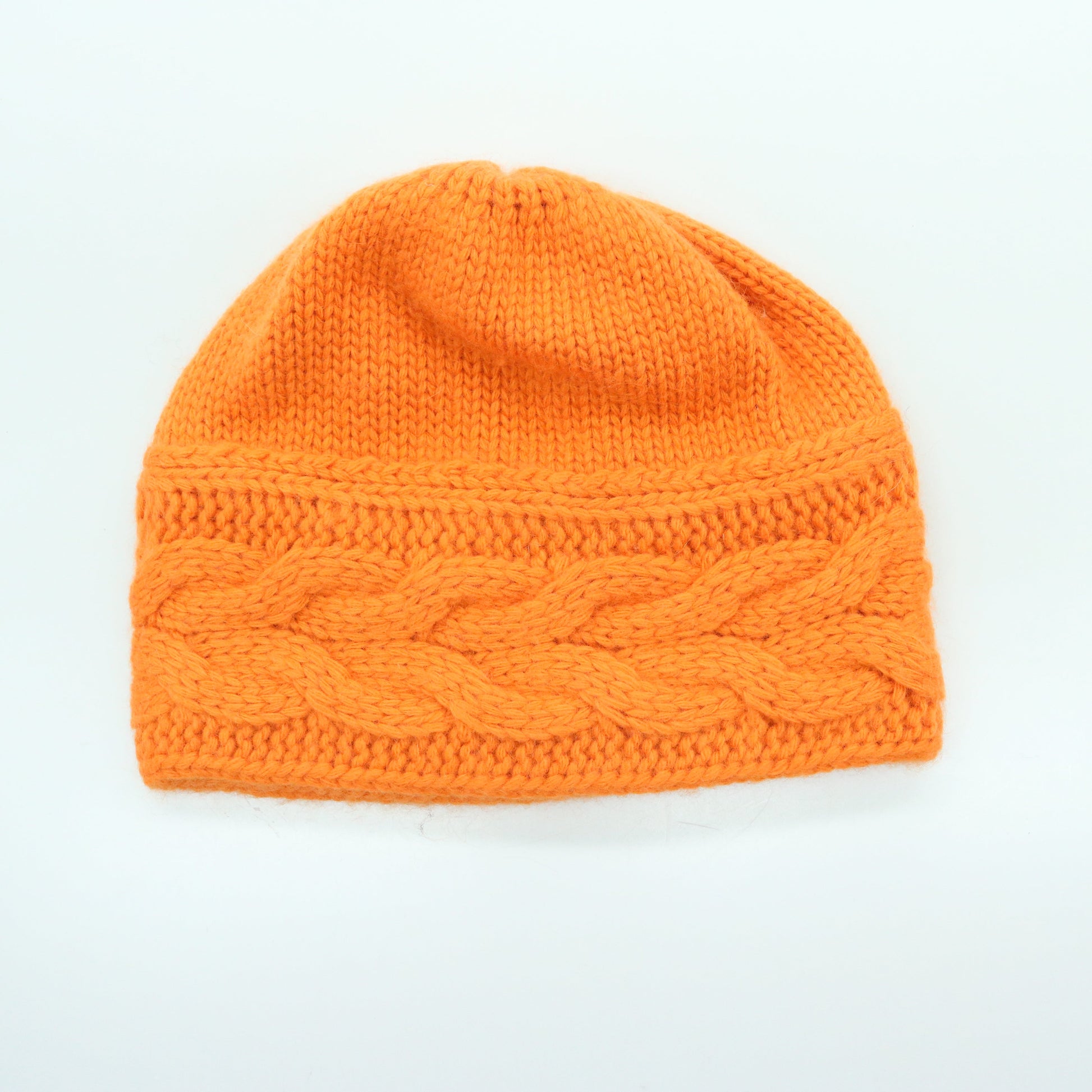 BEANIE IN CABLES DESIGN-3