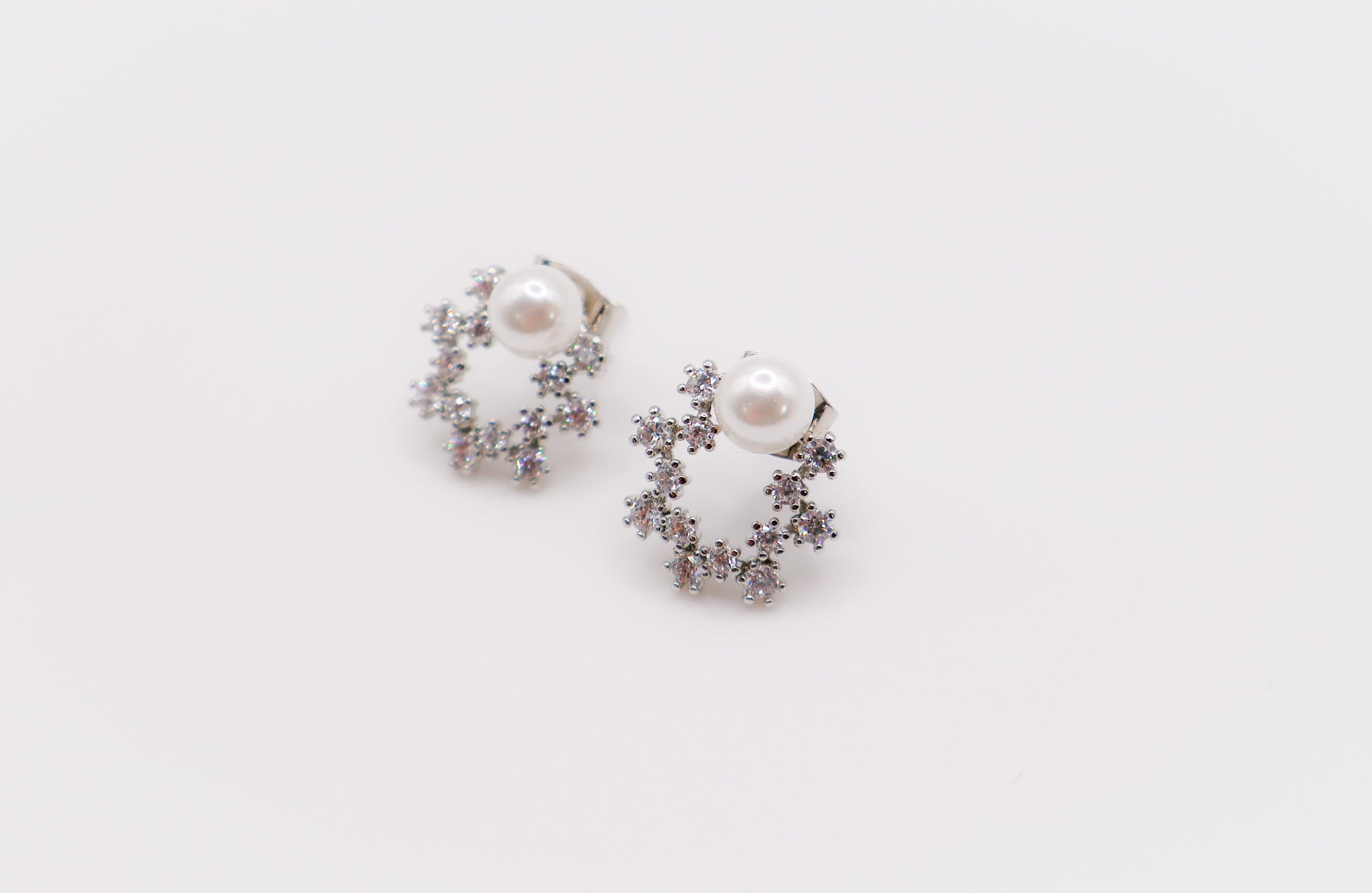 Pearlescent Elegance White Gold Earrings-2