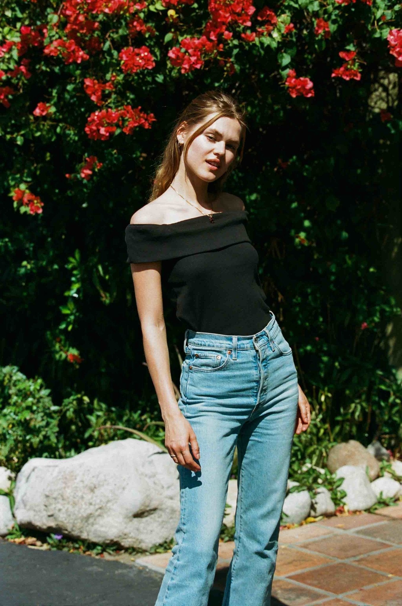 Maverick Top I Black off the shoulder-1