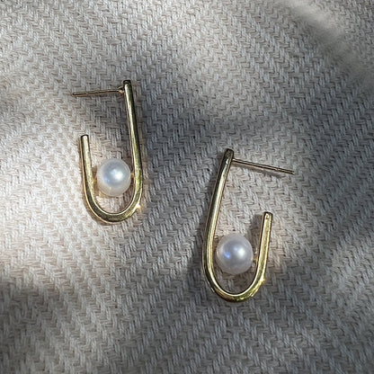 J Hoop Freshwater Pearl Earrings-2