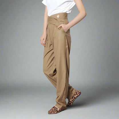 High-waisted khaki pants with button detailing.